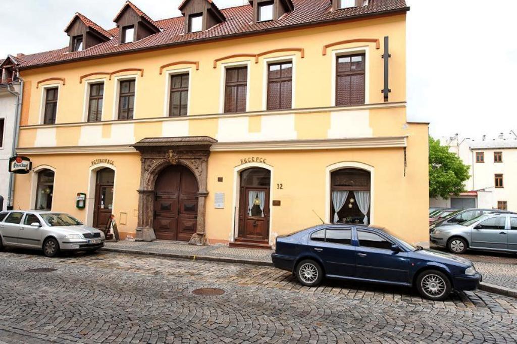 Hotel U Dvou Medvidku Chomutov Buitenkant foto