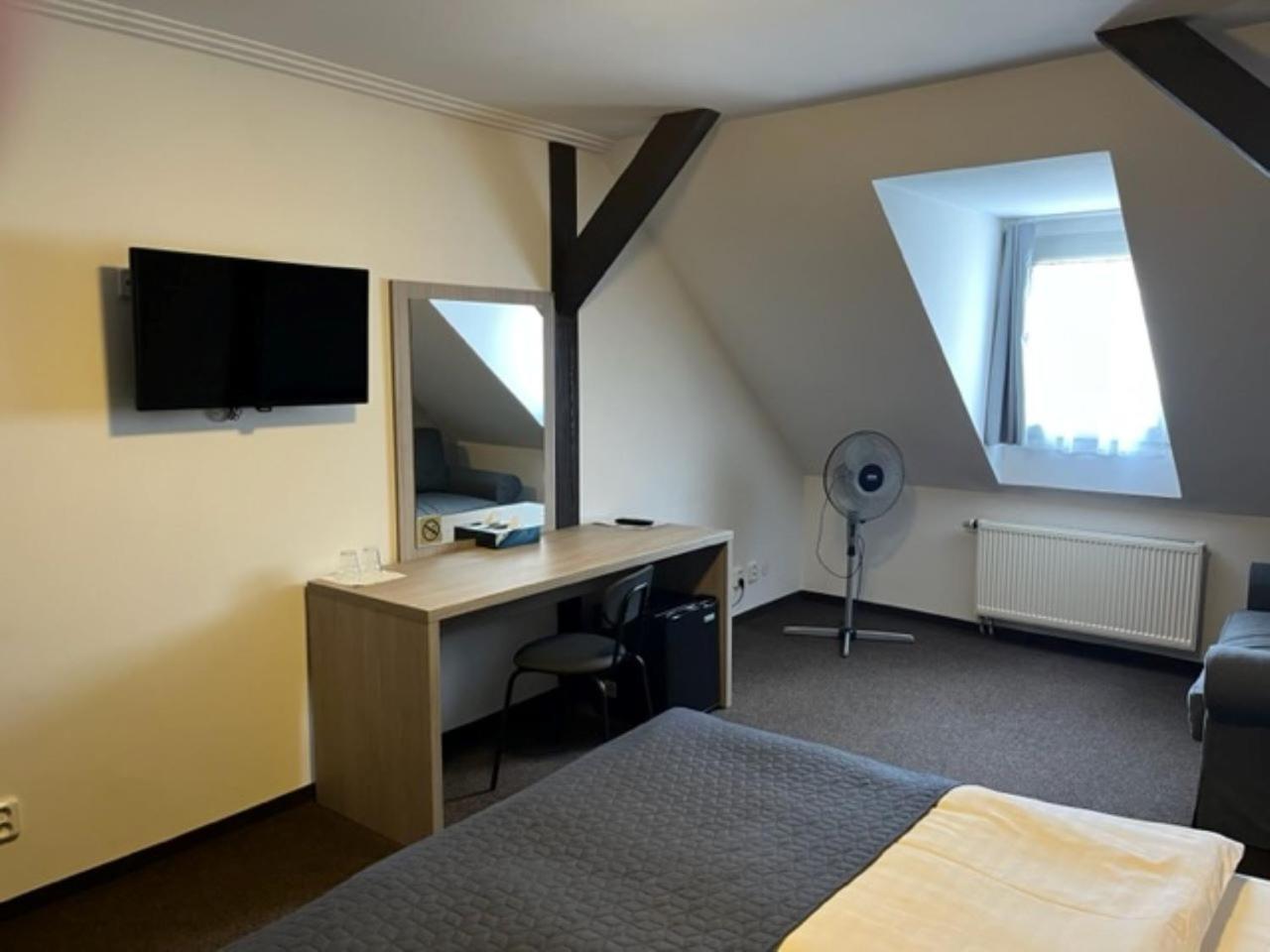 Hotel U Dvou Medvidku Chomutov Buitenkant foto