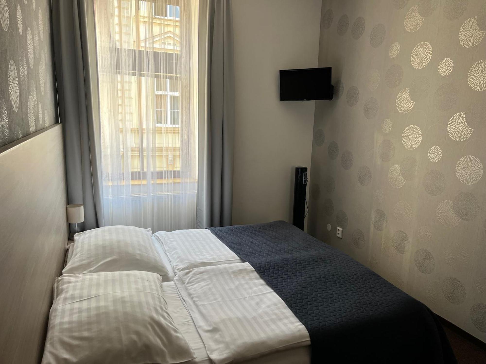 Hotel U Dvou Medvidku Chomutov Buitenkant foto
