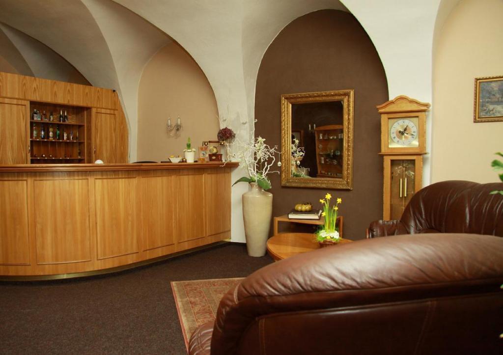 Hotel U Dvou Medvidku Chomutov Buitenkant foto
